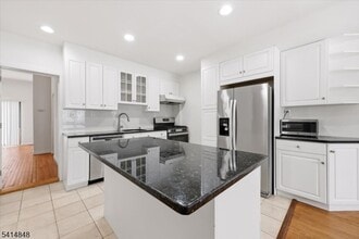 92 George St in Tenafly, NJ - Building Photo - Building Photo