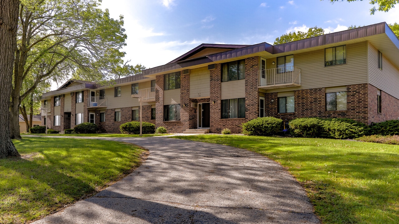 Silver Lake Apartments in Portage, WI - Foto de edificio