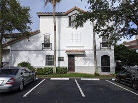 761 SW 148th Ave in Davie, FL - Building Photo