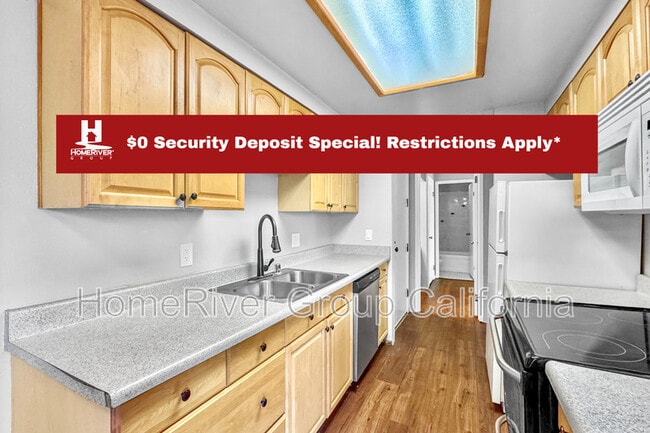 property at 871 Woodside Ln E