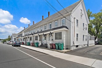 38 London St in Lowell, MA - Building Photo - Building Photo
