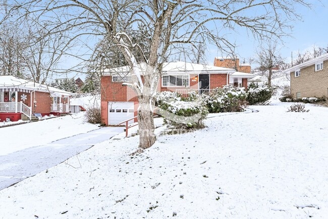 property at 215 Boston Hollow Rd