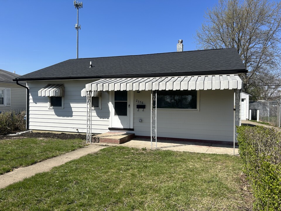2658 Elmore Dr in Springfield, OH - Foto de edificio