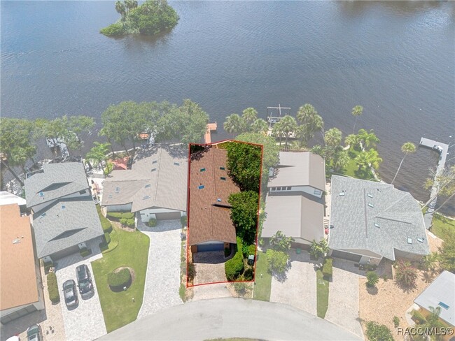 5238 S Riverview Cir in Homosassa, FL - Foto de edificio - Building Photo