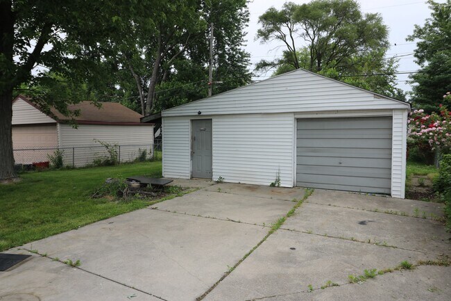 25866 Rosenbusch Blvd in Warren, MI - Building Photo - Building Photo