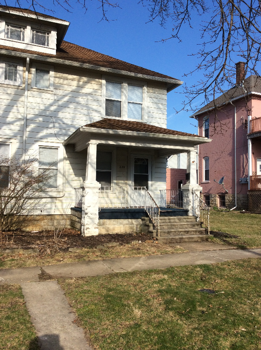 226 Clinton St in Findlay, OH - Building Photo