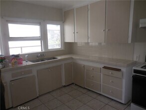 959 W 17th St in Los Angeles, CA - Building Photo - Building Photo