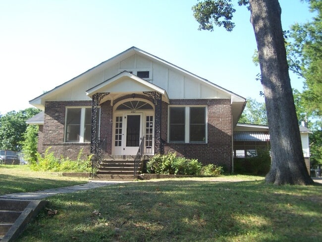 property at 221 Washington St