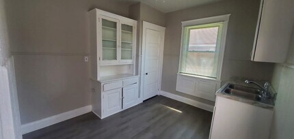 1527 Dixmont Ave in Cincinnati, OH - Building Photo - Building Photo