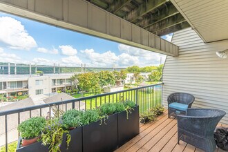 6339 Saint Croix Trl N in Stillwater, MN - Foto de edificio - Building Photo