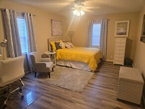 110 Heywood Rd, Unit Arden condo in Arden, NC - Foto de edificio - Building Photo