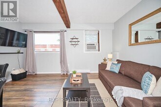 4675 Queen St in Niagara Falls, ON - Building Photo - Building Photo