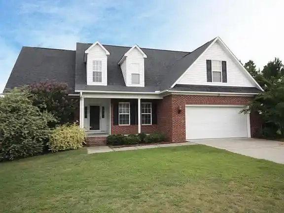 property at 112 Isleworth Pl