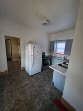 7 W River Ave in Barron, WI - Foto de edificio - Building Photo