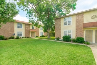 Eden Manor in Pascagoula, MS - Building Photo - Building Photo