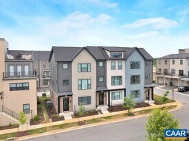 5178 Golf Dr in Crozet, VA - Building Photo