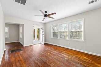 1850 Hillsdale Dr in Decatur, GA - Building Photo - Building Photo