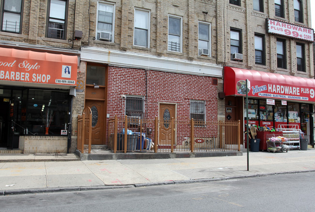 469 Wilson Ave in Brooklyn, NY - Building Photo - Building Photo