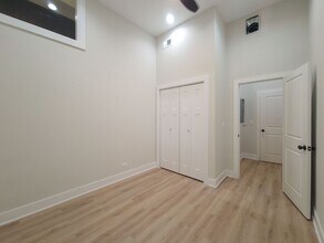 3829 N Southport Ave, Unit 1 in Chicago, IL - Foto de edificio - Building Photo