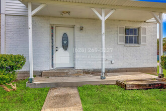 1231 Oregon St in La Porte, TX - Building Photo - Building Photo