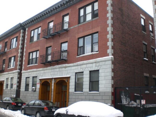 property at 10 Aberdeen St