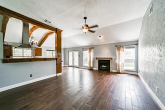 8131 Split Oak Dr in Houston, TX - Building Photo - Building Photo