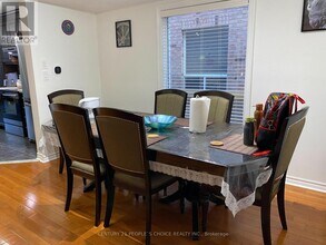 7128 Magistrate Terrace in Mississauga, ON - Building Photo - Building Photo