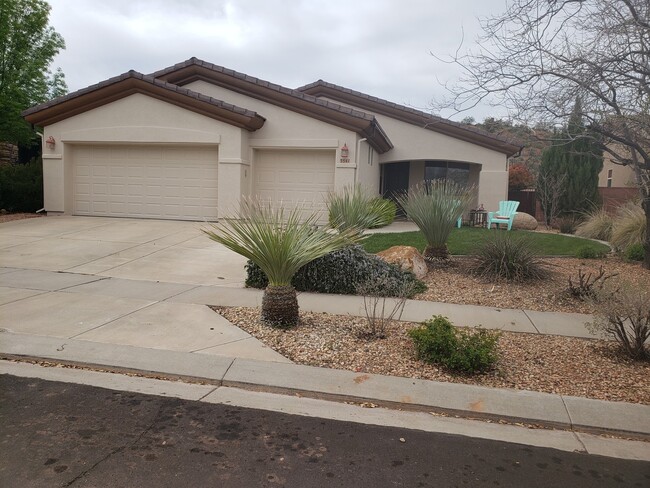 property at 3541 E Hidden Springs Dr