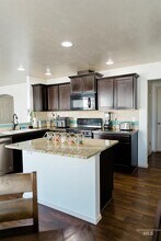 1100 SW Colonial in Mountain Home, ID - Building Photo - Building Photo