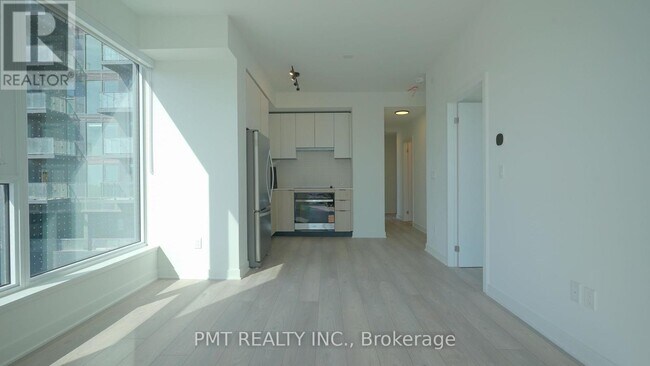 1007 The Queensway in Toronto, ON - Building Photo - Building Photo