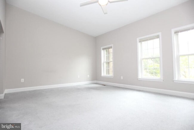 3637 Winfield Lane Northwest in Washington, DC - Building Photo - Building Photo