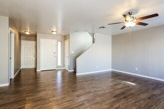 12414 W Scotts Dr in El Mirage, AZ - Foto de edificio - Building Photo