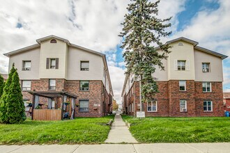 496/498 Simcoe St. N. in Oshawa, ON - Building Photo - Building Photo