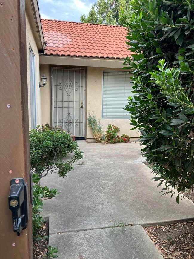 3555 Fountain Way in Modesto, CA - Building Photo - Building Photo