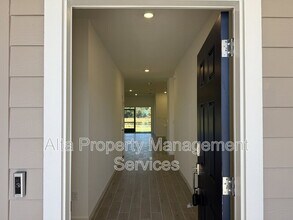 8198 Horsebit Cir in Jacksonville, FL - Building Photo - Building Photo