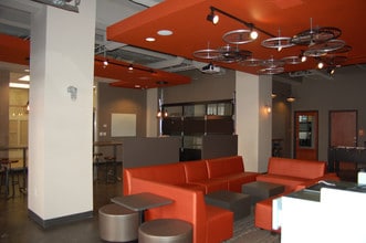 Park East - The U in Springfield, MO - Foto de edificio - Building Photo