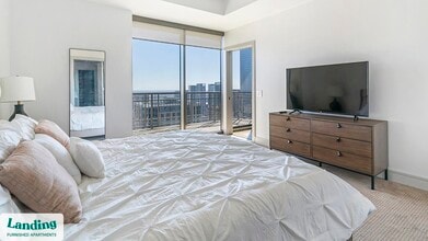 777 Preston St, Unit 39L in Houston, TX - Building Photo - Building Photo