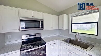 152 Village Cir in Jacksonville, NC - Building Photo - Building Photo