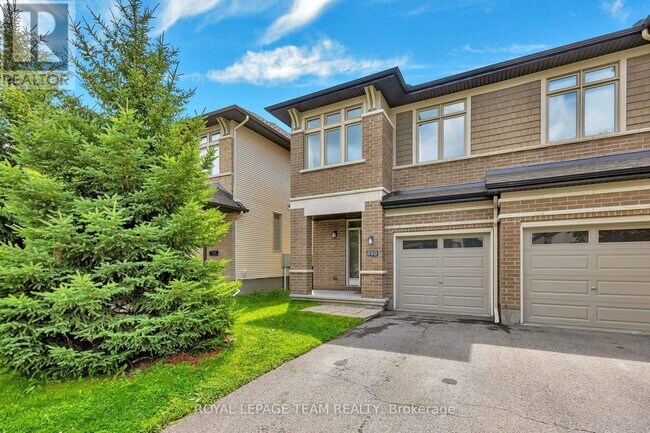 880 Fletcher Cir in Ottawa, ON - Building Photo - Building Photo