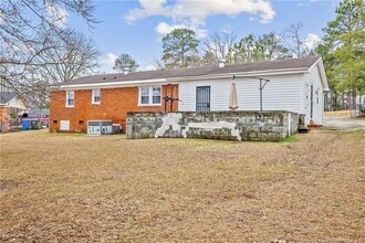 6132 Dandy Loop Rd in Fayetteville, NC - Building Photo - Building Photo