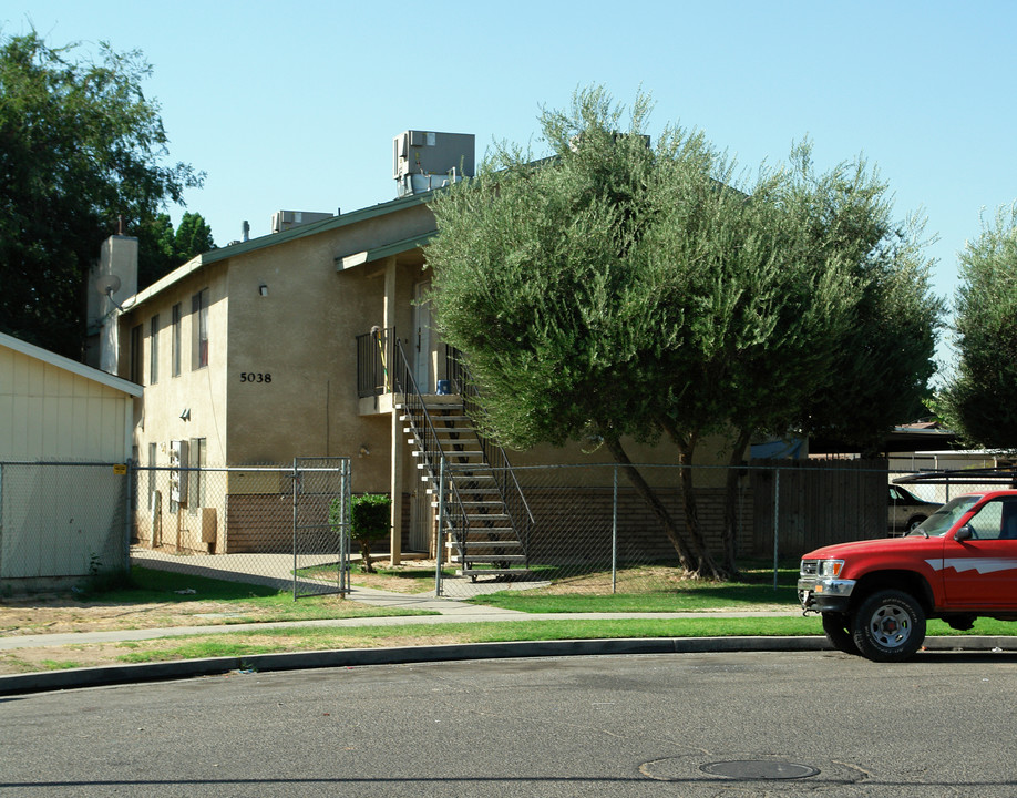 Montecito Complex in Fresno, CA - Foto de edificio