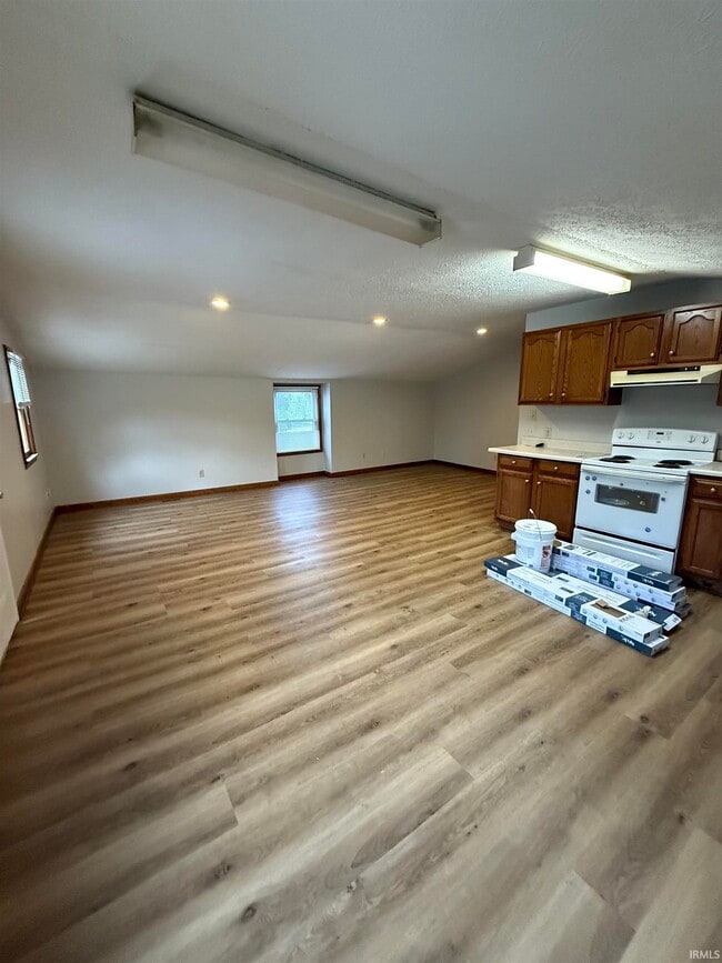 property at 1024 W Country Club Dr
