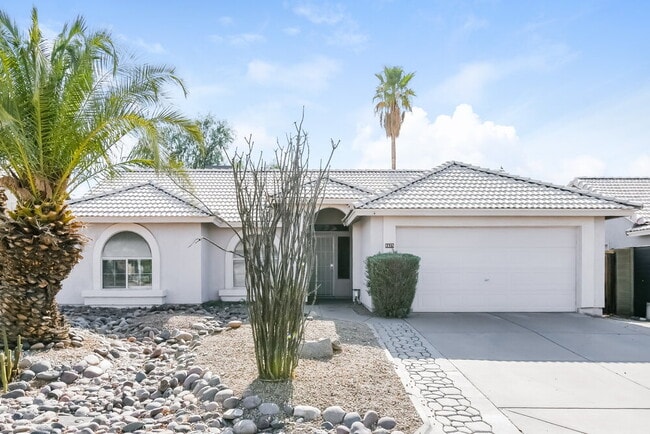 property at 1625 N Sawyer