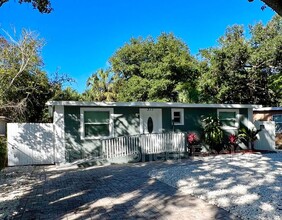 311 E Harrison St in Tarpon Springs, FL - Building Photo - Building Photo