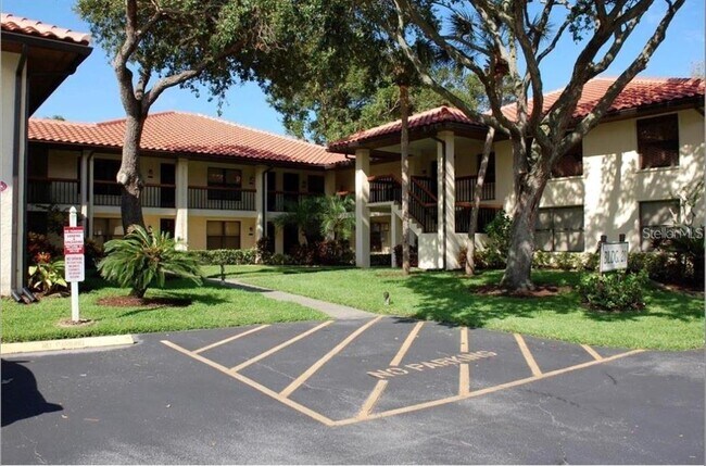 2006 Hammock Pine Blvd in Clearwater, FL - Building Photo - Building Photo