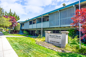 Walnut Hills Apartments in Hayward, CA - Foto de edificio - Building Photo