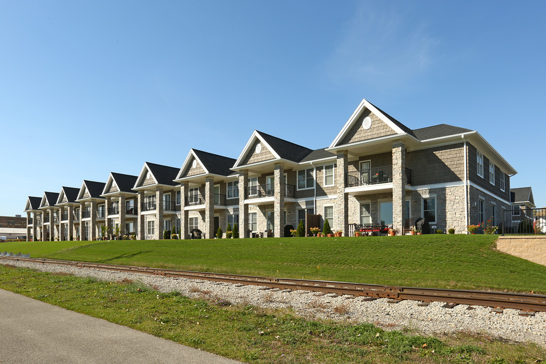 Riverview Brownstones in Saginaw, MI - Building Photo