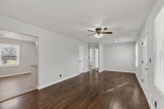 13811 10th Terrace in Grandview, MO - Building Photo - Building Photo