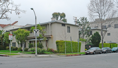 9617 Charleville Blvd in Beverly Hills, CA - Building Photo - Building Photo