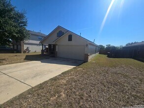 154 Lake Washington Dr in Kyle, TX - Building Photo - Building Photo